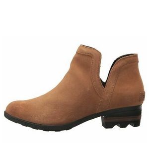Sorel Lolla cut out  bootie Size 8